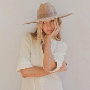 Lack Of Color Straw Cowboy Crown Fedora in Natural Beige